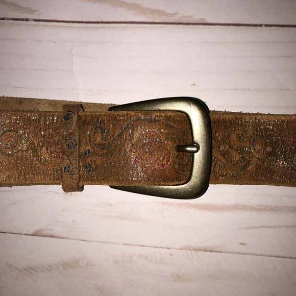 Accessories - Vintage Leather flower design belt size medium 33”